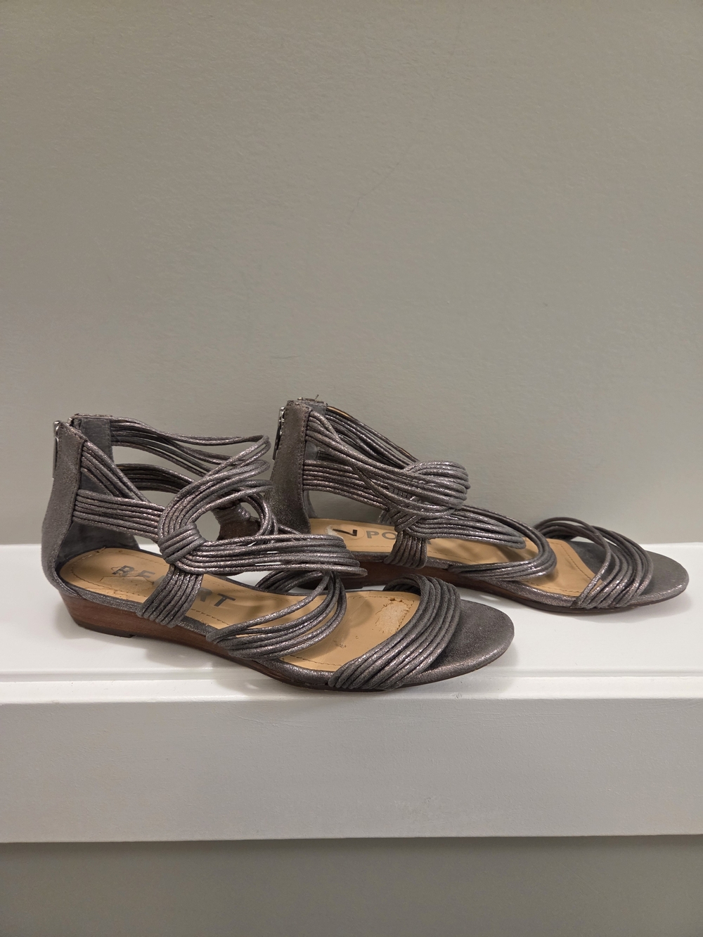 Report Metallic Strappy Flat Sandals Caged Multi-Strap Pewter Grey Low Wedge 7